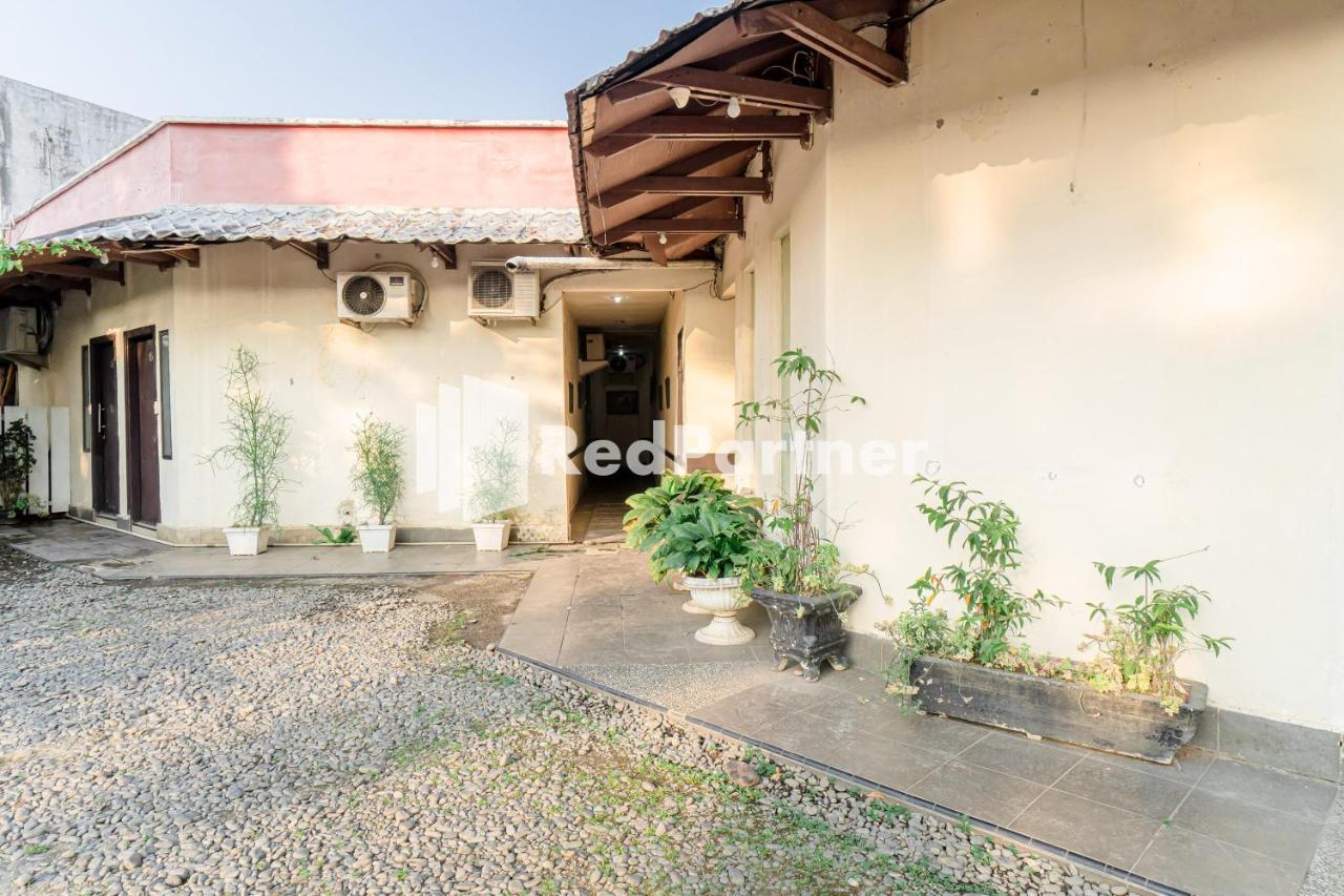 Cherry Pink Hotel Medan Mitra Reddoorz 외부 사진