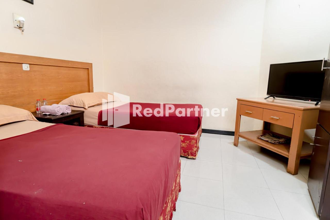 Cherry Pink Hotel Medan Mitra Reddoorz 외부 사진