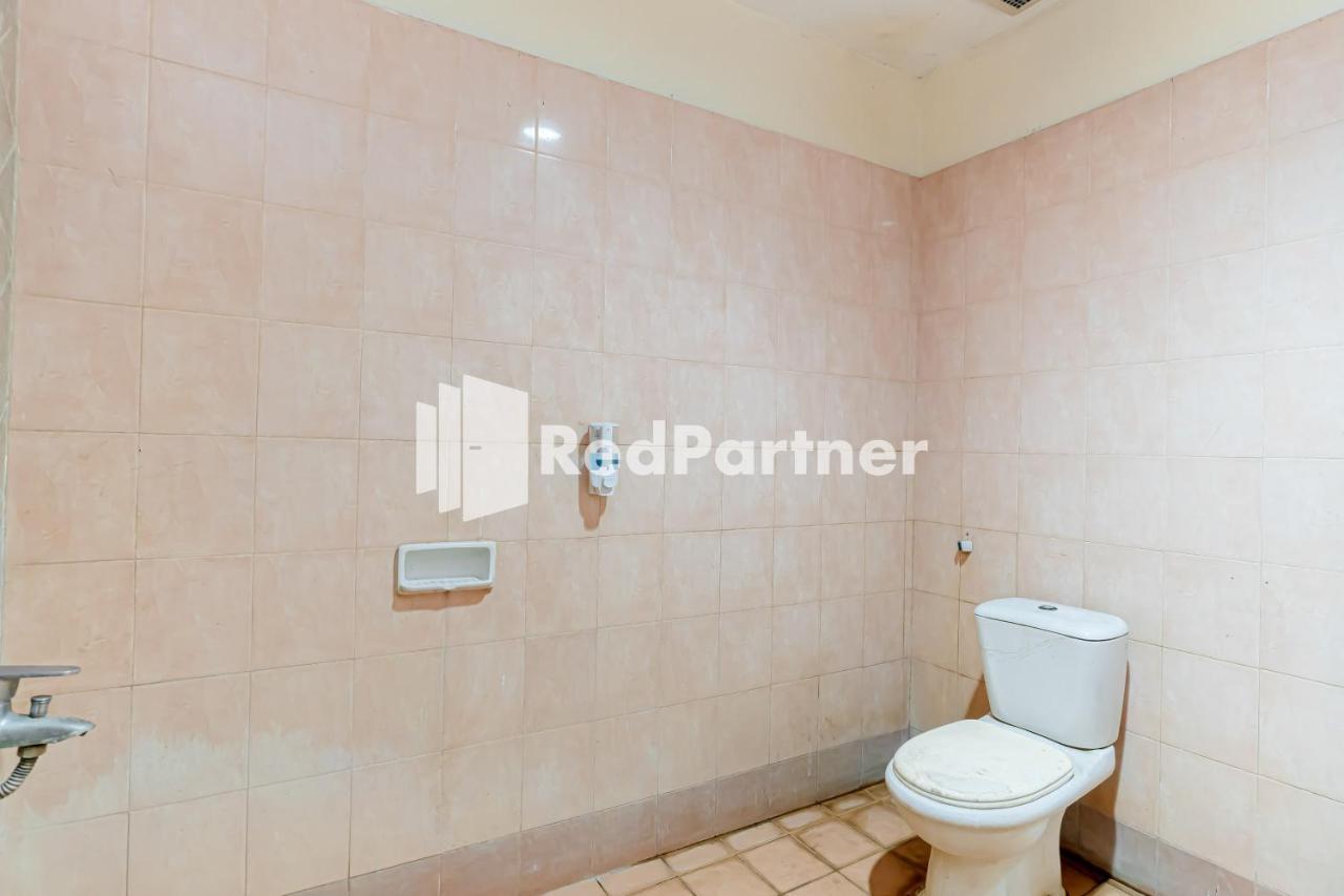 Cherry Pink Hotel Medan Mitra Reddoorz 외부 사진