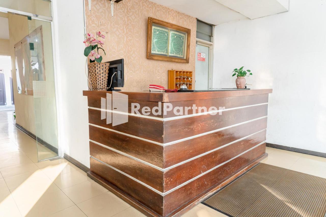 Cherry Pink Hotel Medan Mitra Reddoorz 외부 사진