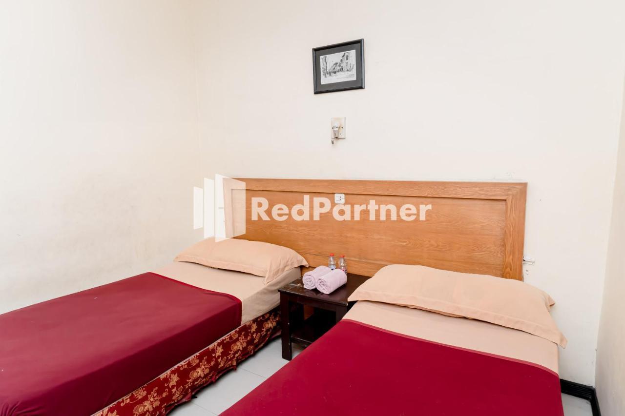 Cherry Pink Hotel Medan Mitra Reddoorz 외부 사진