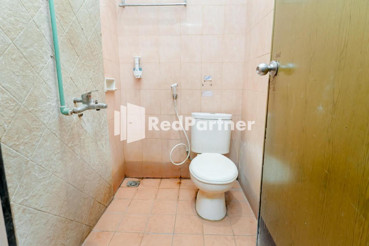 Cherry Pink Hotel Medan Mitra Reddoorz 외부 사진