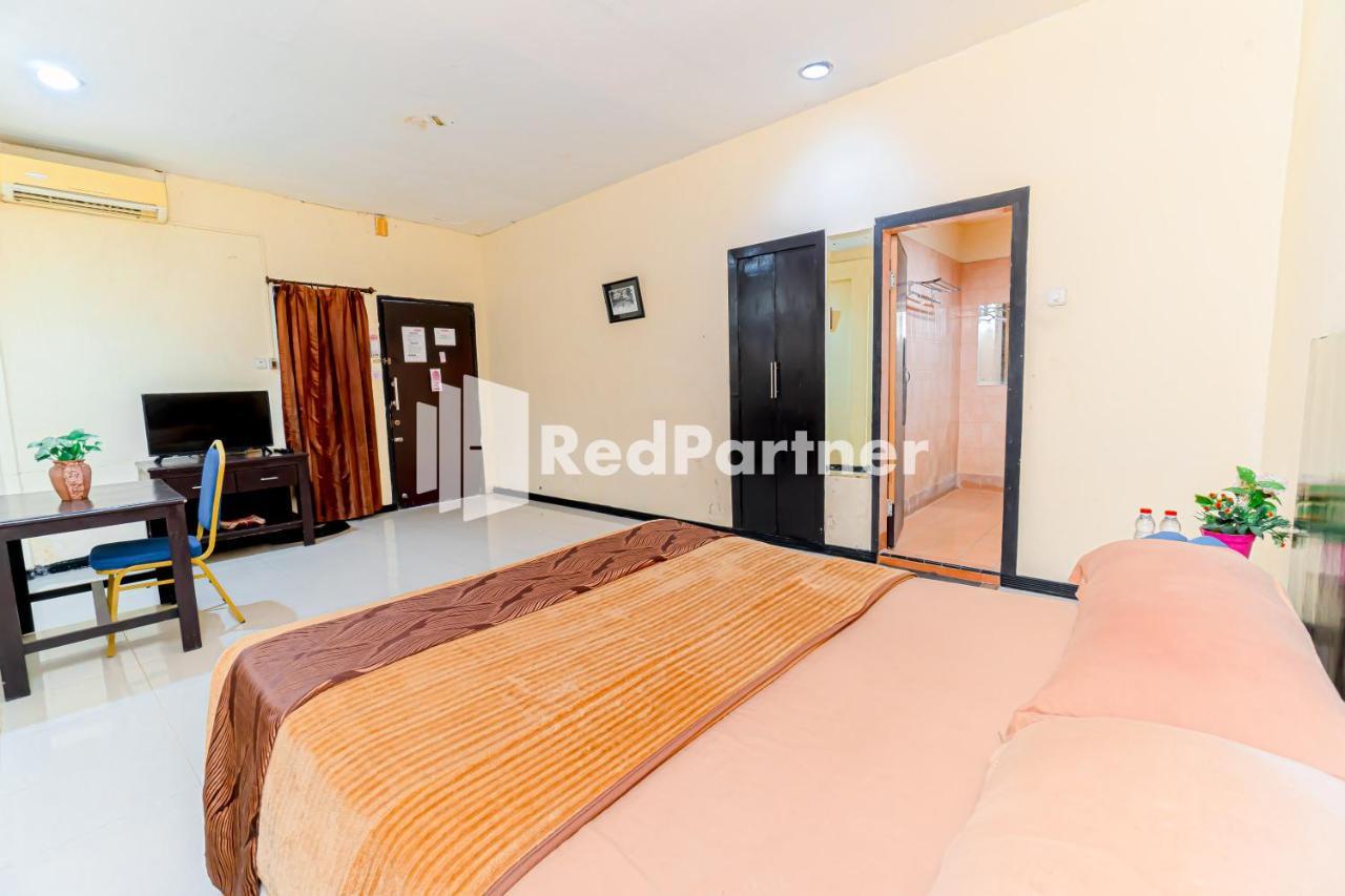 Cherry Pink Hotel Medan Mitra Reddoorz 외부 사진